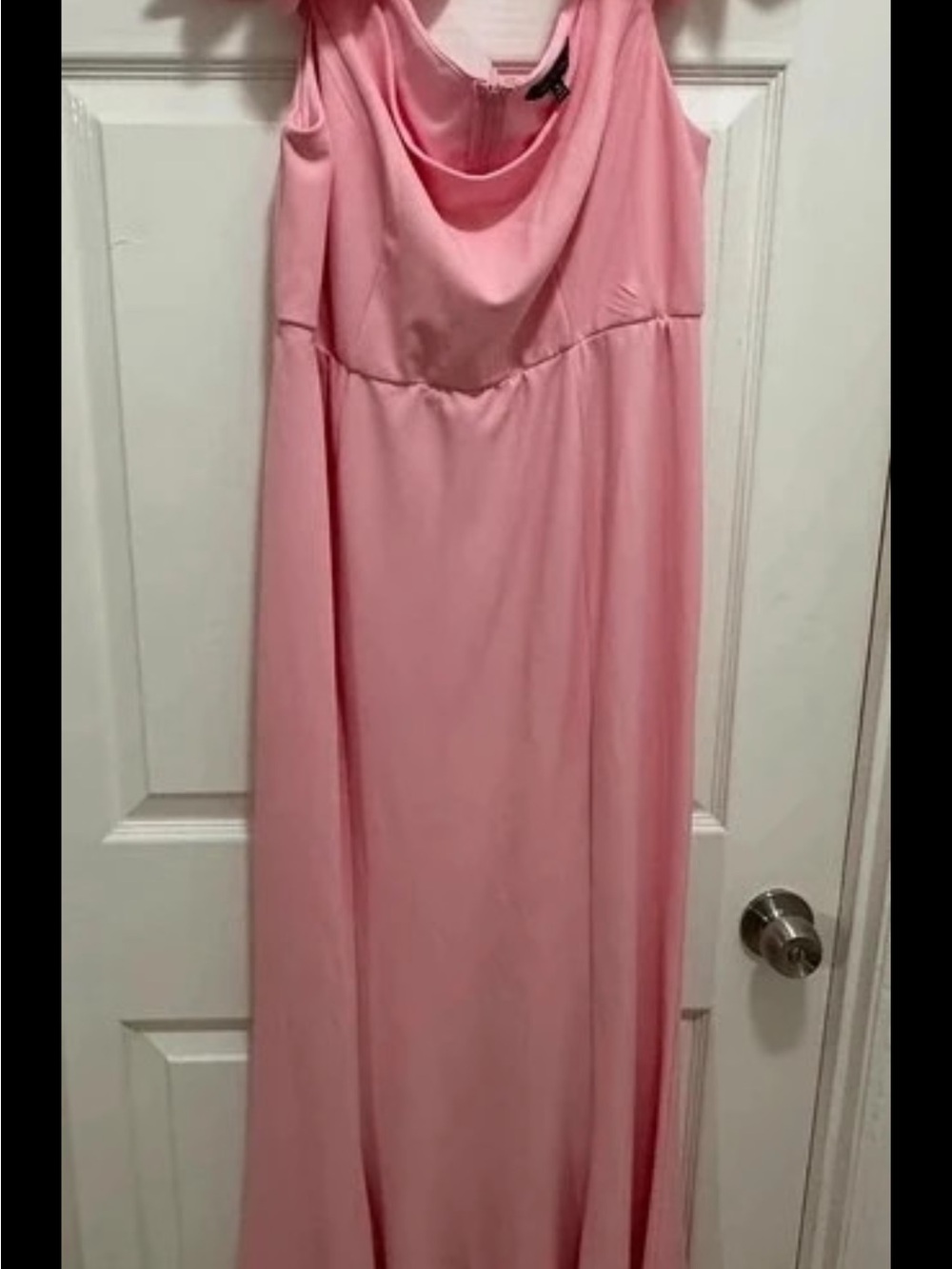 Elegant Pink Maternity Maxi Dress with Statement Puff Sleeves